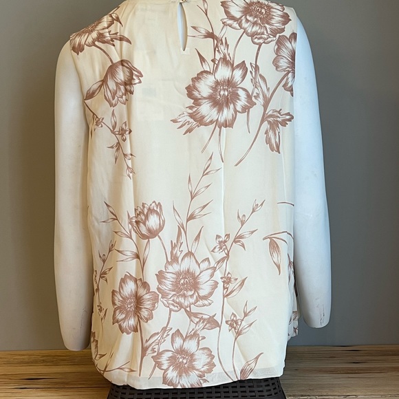 NWT Calvin Klein top size Medium - Picture 3 of 8